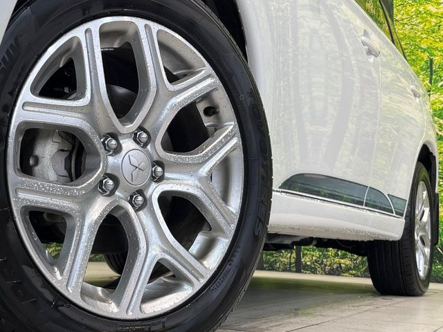 �y����18�C���`�A���~�z�C�[���z�O�ςɃ}�b�`���������A���~�z�C�[���𑕒����Ă���܂��B�e��ЊO�A���~�z�C�[����A�X�^�b�h���X�^�C�����戵�����Ă���܂��B���񂲑��k����������