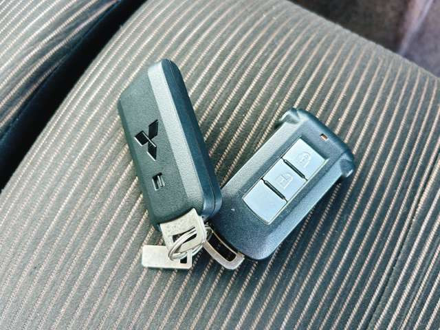 �y�X�}�[�g�L�[&�v�b�V���X�^�[�g�V�X�e���z�J�o����|�P�b�g�ɓ��ꂽ�܂܃h�A�̊J���ł��A�����^�b�`�Ŋy�X�G���W�����������܂���