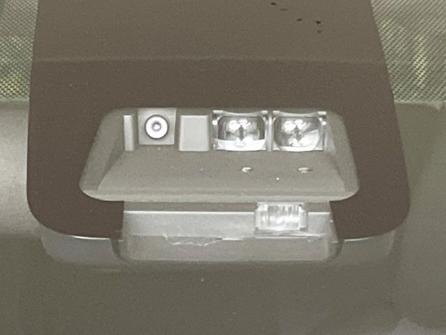 【トヨタセーフティセンス】走行中に前方の車両等を認識し、衝突しそうな時は警報とブレーキで衝突回避と被害軽減をアシスト。より安全にドライブをお楽しみいただけます。