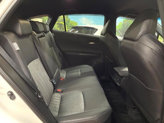 後部座席も気になるようなキズ・汚れやへたり等、大きなダメージはなく、良好な状態です。