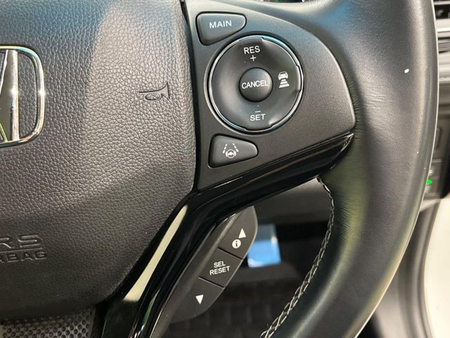 【アダプティブクルーズコントロール】高速道路での長距離走行が楽に!!自動で速度を保つクルーズコントロールが、衝突軽減システムと連携し、前方の車両を感知して車間を保つように速度調節してくれます!!