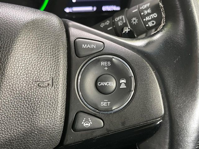 【アダプティブクルーズコントロール】高速道路での長距離走行が楽に!!自動で速度を保つクルーズコントロールが、衝突軽減システムと連携し、前方の車両を感知して車間を保つように速度調節してくれます!!