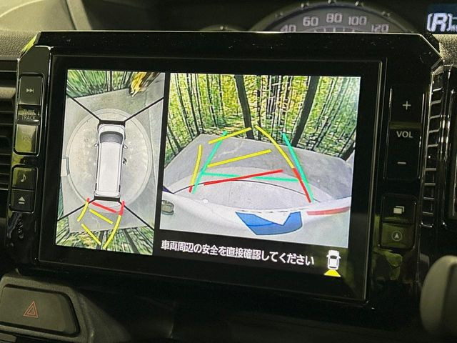 【パノラマモニター】専用のカメラにより、上から見下ろしたような視点で360度クルマの周囲を確認することができます☆死角部分も確認しやすく、狭い場所での切り返しや駐車もスムーズに行えます。