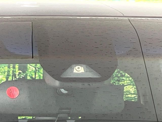 �y�z���_�Z���V���O�z���s���ɑO���̎ԗ�����F�����A�Փ˂������Ȏ��͌x��ƃu���[�L�ŏՓˉ���Ɣ�Q�y�����A�V�X�g�B�����S�Ƀh���C�u�����y���݂��������܂��B