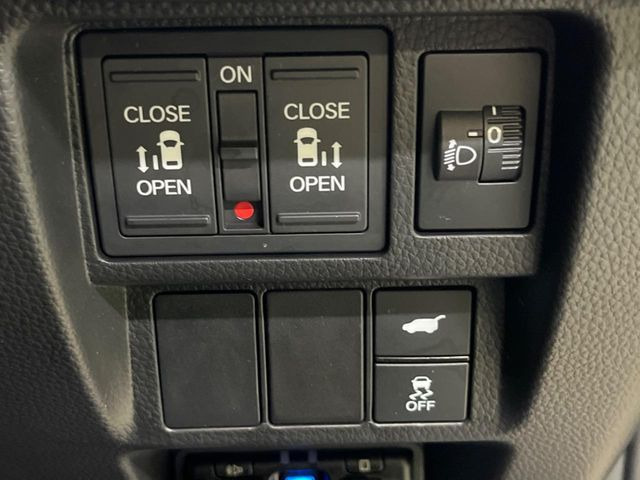 �y�����p���[�X���C�h�h�A�z�X�}�[�g�L�[��^�]�Ȃ̃X�C�b�`�Ō�ȗ����X���C�h�h�A�̊J���\���d��������͂����ăh�A���J����K�v�������A�����Ȃ��q�l�ł��ȒP�ɊJ���߂ł����K�ł���