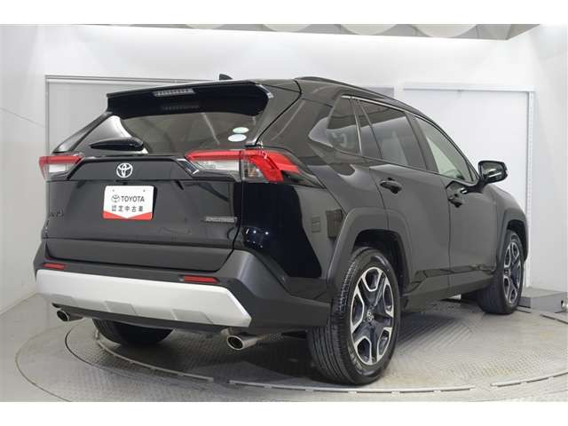 RAV42.0 アドベンチャー 4WD