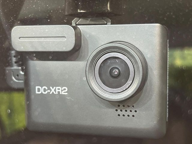 【ドライブレコーダー】安心・安全なカーライフに必須のドライブレコーダーを装備!走行中はもちろん、あおり運転や事故に遭遇した際の状況も映像で記録し、万一のリスクに備えます。