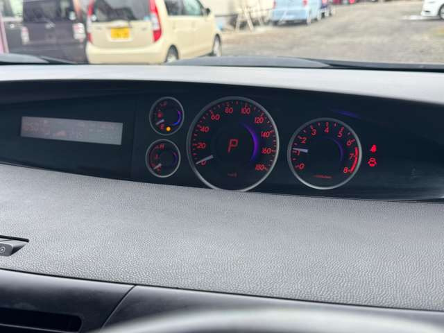 ���[�Ԃ܂łɎԗ������Ȃǐ�C�X�^�b�t����Ƃ������܂��� �����̓X�`�[�������͂��߁A�ł��邾���C���悭����肢��������悤�����������܂�!�O���͋@�B�Ŗ����������āA���b�N�X�R�[�e�B���O�������Ă��܂��B