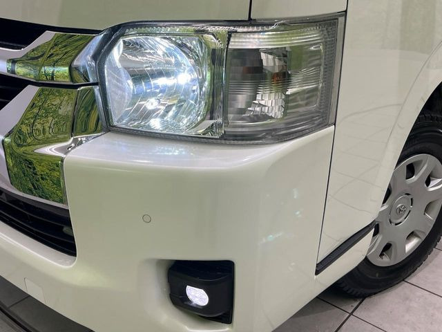 �yLED�w�b�h���C�g�z���V����ԑ��s�����ǍD�Ȏ��E���m�ۂ����S���ĉ^�]�ł��鍂�P�xLED�w�b�h���C�g�𑕔�!�_�����x�������A����d�͂��}�����Ă��܂��B