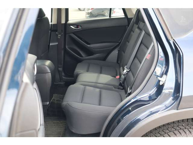 リヤシートも使用感少なく綺麗な状態です( ´艸`)