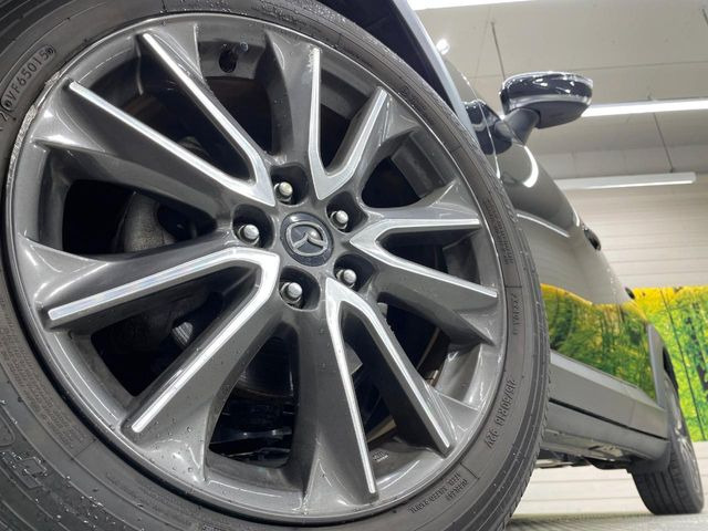 �y����18�C���`�A���~�z�C�[���z�O�ςɃ}�b�`���������A���~�z�C�[���𑕒����Ă���܂��B�e��ЊO�A���~�z�C�[����A�X�^�b�h���X�^�C�����戵�����Ă���܂��B���񂲑��k����������