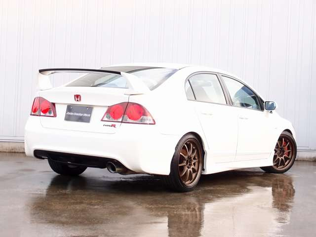 �l�C�̃V�r�b�NFD2 �^�C�vR�J�X�^���ԗ��̓���!�ߋ����𐮔��L�^���16���c���Ă���ASPOON�ԍ����ARAYS�{���N���[�V���OCE28 18AW�A�O��h�����R�ȂǏ[�������̈��ƂȂ�܂�