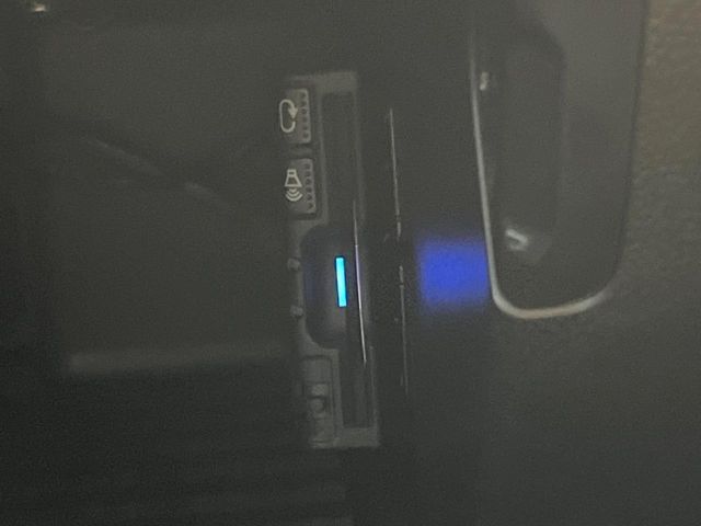 ●ETC車載器(アンテナ分離型音声案内タイプ):お引き渡し時には再セットアップを実施後、お渡しいたします。マイレージ登録に関してもお気軽にスタッフまでお尋ねください。