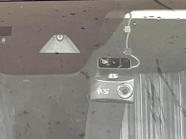 �yi-ACTIVESENSE�z���s���ɑO���̎ԗ�����F�����A�Փ˂������Ȏ��͌x��ƃu���[�L�ŏՓˉ���Ɣ�Q�y�����A�V�X�g�B�����S�Ƀh���C�u�����y���݂��������܂��B