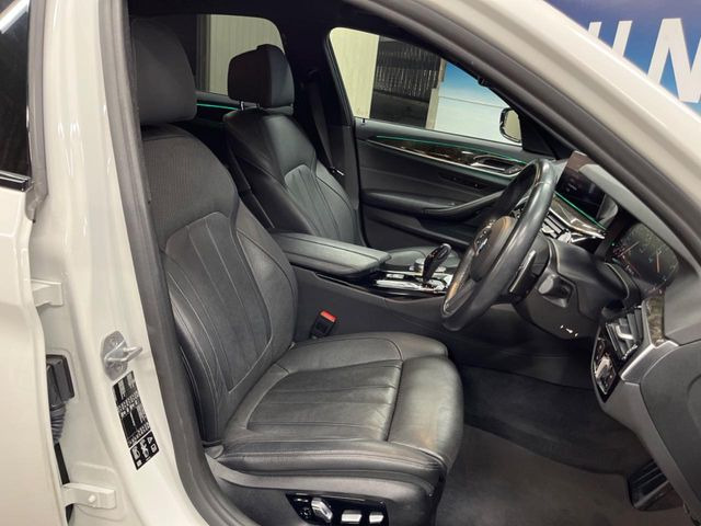 ●レザーシート:高級感漂うブラックレザーシートは、使用感も少なく良好なコンディションを保っております!その他、気になる箇所がございましたらお気軽にお問合せ下さい!