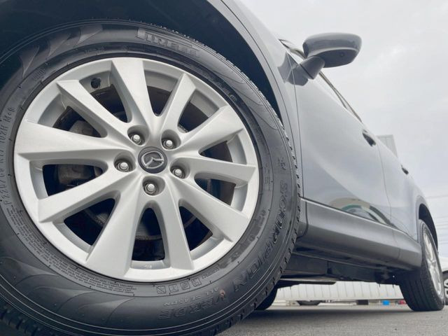 �y����17�C���`�A���~�z�C�[���z�O�ςɃ}�b�`���������A���~�z�C�[���𑕒����Ă���܂��B�e��ЊO�A���~�z�C�[����A�X�^�b�h���X�^�C�����戵�����Ă���܂��B���񂲑��k����������