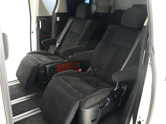 �y�I�b�g�}���t���Z�J���h�V�[�g�z�ő�800mm�̃����O�X���C�h�V�[�g�ƃI�b�g�}���@�\�ɂ�葫���y�X�L�΂������\�ł�!�܂��A�Ђ��|��������܂��̂ŁA���K�ȃh���C�u�����y���݂��������܂�!