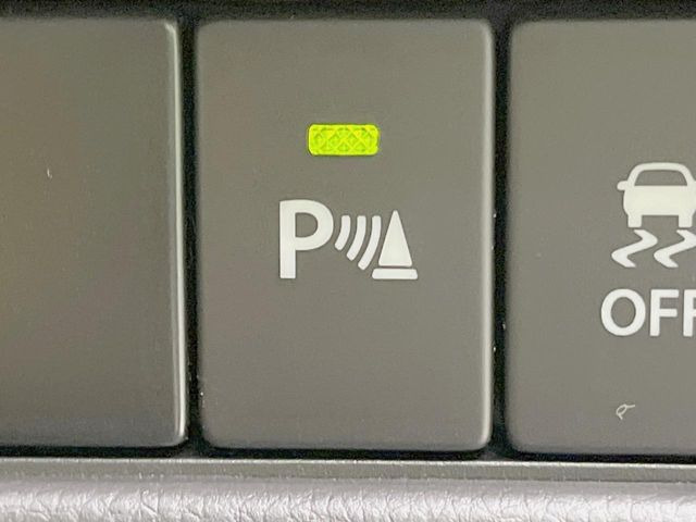 【クリアランスソナー】バンパーに付いたセンサーが障害物を検知!一定の距離に近づくとアラートで教えてくれます♪狭い駐車スペースや車庫入れ時も安心ですね☆