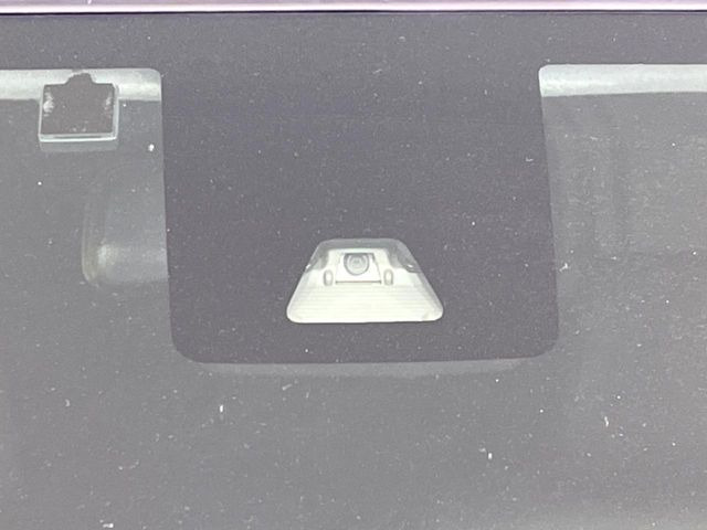 【トヨタセーフティセンス】走行中に前方の車両等を認識し、衝突しそうな時は警報とブレーキで衝突回避と被害軽減をアシスト。より安全にドライブをお楽しみいただけます。