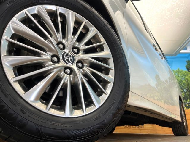 �y����17�C���`�A���~�z�C�[���z�O�ςɃ}�b�`���������A���~�z�C�[���𑕒����Ă���܂��B�e��ЊO�A���~�z�C�[����A�X�^�b�h���X�^�C�����戵�����Ă���܂��B���񂲑��k����������