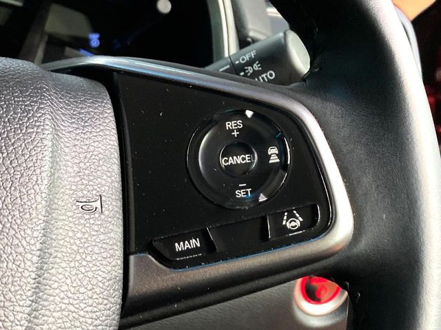 【アダプティブクルーズコントロール】高速道路での長距離走行が楽に!!自動で速度を保つクルーズコントロールが、衝突軽減システムと連携し、前方の車両を感知して車間を保つように速度調節してくれます!!