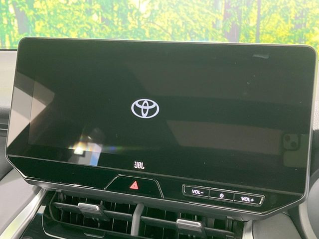 【12.3インチワイドナビ】高級感とインパクトのある大型ワイドナビを装備。各種オーディオ操作はもちろん、横長ワイド画面でのマップ2分割表示など、利便性も高いナビです♪