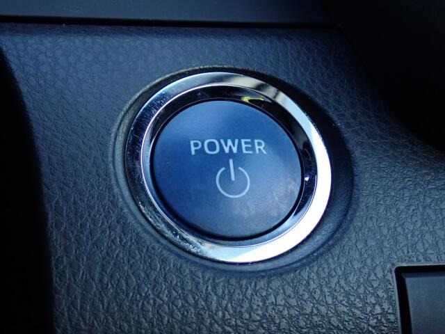 �L�[���X�v�b�V���X�^�[�g�V�X�e�����̗p���Ă���܂�!�{�^����ŃG���W���n�����\�Ȃ̂ŁA�L�[��T�����Ƃ��Ȃ��Ȃ�܂���!