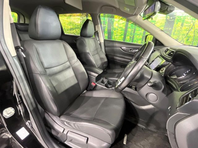 【防水シート】スノボやダイビング等でありがちな汚れや濡れも心配無用の防水シート♪雨の日に傘や荷物でシートが濡れたり、飲み物をこぼしたりした時もサッと拭いてきれいになるから大助かり♪