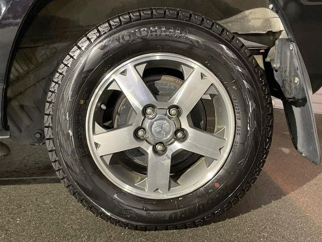 【純正15インチアルミホイール】外観にマッチした純正アルミホイールを装着しております。各種社外アルミホイールや、スタッドレスタイヤも取扱いしております。是非ご相談ください♪