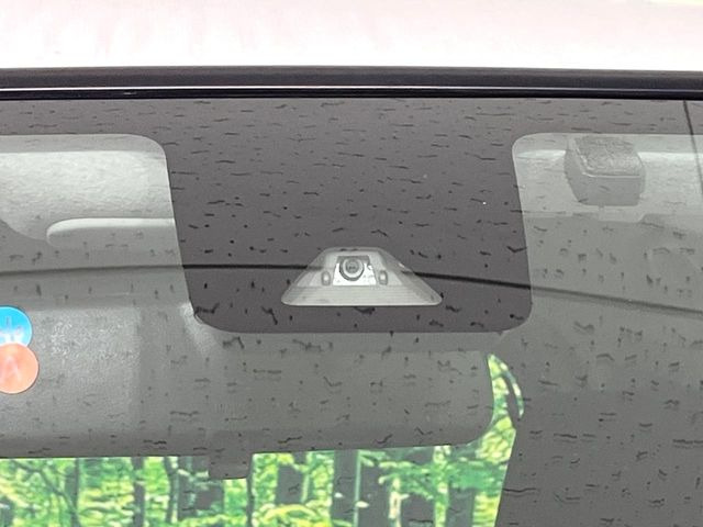 �y�X�}�[�g�A�V�X�g�z���s���ɑO���̎ԗ�����F�����A�Փ˂������Ȏ��͌x��ƃu���[�L�ŏՓˉ���Ɣ�Q�y�����A�V�X�g�B�����S�Ƀh���C�u�����y���݂��������܂��B