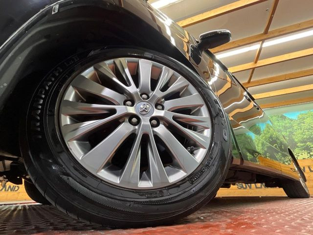 �y����18�C���`�A���~�z�C�[���z�O�ςɃ}�b�`���������A���~�z�C�[���𑕒����Ă���܂��B�e��ЊO�A���~�z�C�[����A�X�^�b�h���X�^�C�����戵�����Ă���܂��B���񂲑��k����������