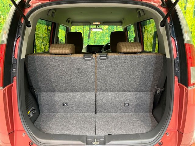 ���i�̂���������ʋ΁A���}���ɏ\���ȉ׎��X�y�[�X���m�ۂ��Ă���܂��B�Z�J���h�V�[�g��|���ƁA�傫�ȉו��̐ύڂ��\�ł���