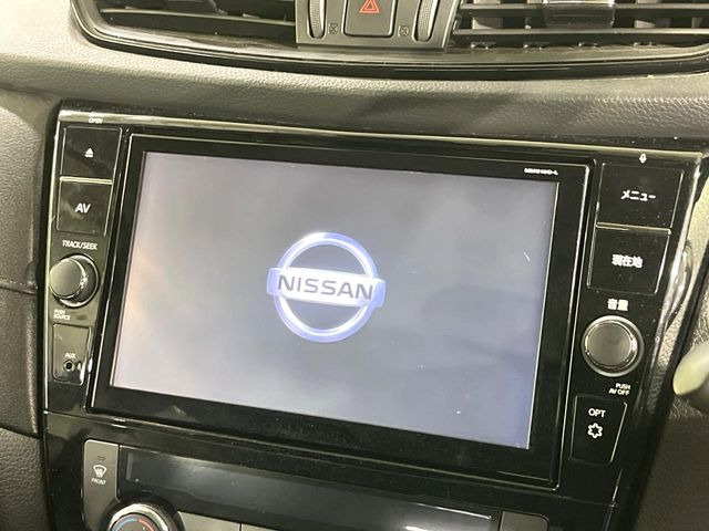 【純正ナビ】人気の純正ナビを装備。オーディオ機能も充実しており、Bluetooth接続すればお持ちのスマホやMP3プレイヤーの音楽を再生可能!毎日の運転がさらに楽しくなります!!