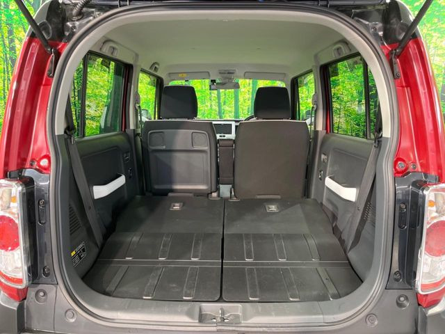 普段のお買い物や通勤、送迎等に十分な荷室スペースを確保しております。セカンドシートを倒すと、大きな荷物の積載も可能です♪