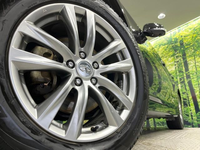【純正18インチアルミホイール】外観にマッチした純正アルミホイールを装着しております。各種社外アルミホイールや、スタッドレスタイヤも取扱いしております。是非ご相談ください♪