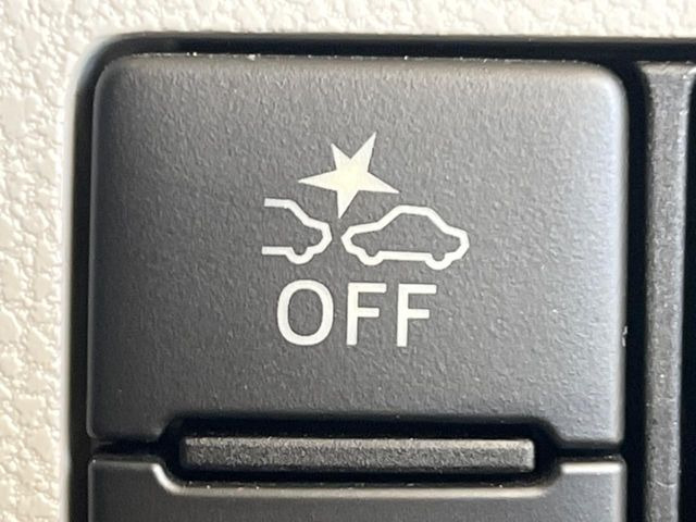 �y�X�}�[�g�A�V�X�g�z���s���ɑO���̎ԗ�����F�����A�Փ˂������Ȏ��͌x��ƃu���[�L�ŏՓˉ���Ɣ�Q�y�����A�V�X�g�B�����S�Ƀh���C�u�����y���݂��������܂��B