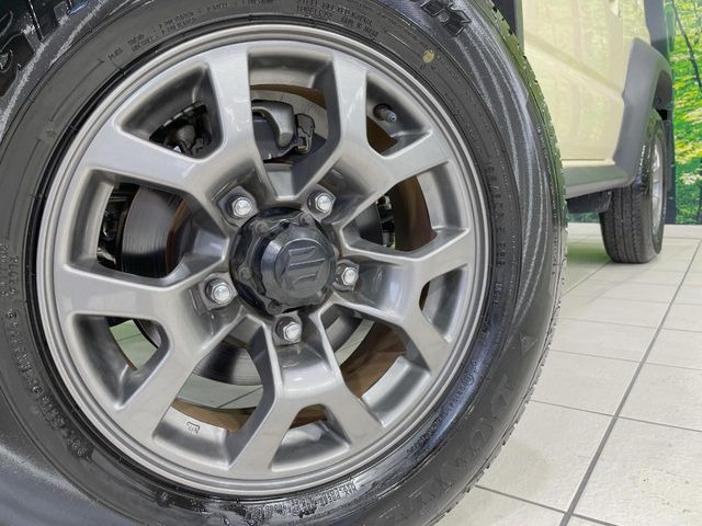 【純正15インチアルミホイール】外観にマッチした純正アルミホイールを装着しております。各種社外アルミホイールや、スタッドレスタイヤも取扱いしております。是非ご相談ください♪