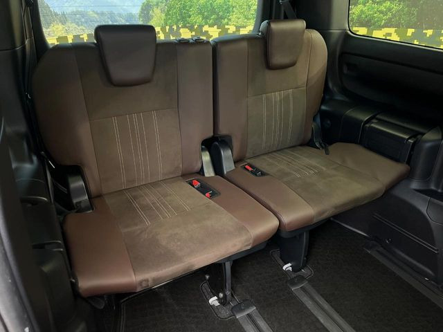 3列目シートはもちろん状態良好☆大人でもゆったりと座って頂けますので、大人数でのお出かけもラクラクです♪ご家族で、気の知れた仲間で、ドライブに行くのが楽しみですね♪