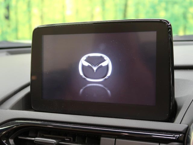 【メーカー純正ナビ】インテリアに溶け込むスタイリッシュな「専用設計」メーカーナビを装備♪視認性や操作性など基本性能にも優れ、より上質なカーライフをお楽しみいただけます。