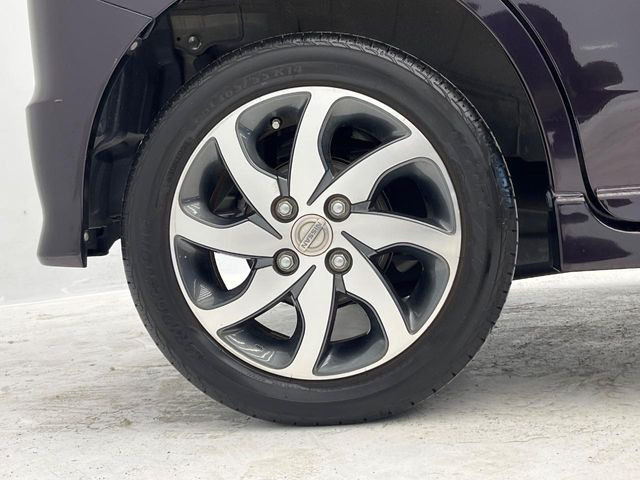 �y����14�C���`�A���~�z�C�[���z�O�ςɃ}�b�`���������A���~�z�C�[���𑕒����Ă���܂��B�e��ЊO�A���~�z�C�[����A�X�^�b�h���X�^�C�����戵�����Ă���܂��B���񂲑��k����������