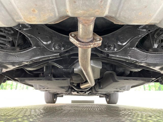 大好評を頂いておりますボディの弾スプラッシュコートも好評受付中。通常のガラスコートと異なる、耐久年数6年の無機質ガラスコーティングが、ボディをキレイな状態に保ってくれます。