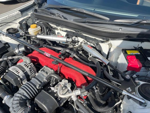 �yTRD���[�V�����R���g���[���r�[���z���[�V�����R���g���[���r�[���́A�G���W�����[�����̃t�����g �p�t�H�[�}���X���b�h�ƌ�����t���邱�ƂŁu�ԗ��^�����\�v�� �u���S�n�v�����Ɍ��サ�܂��B