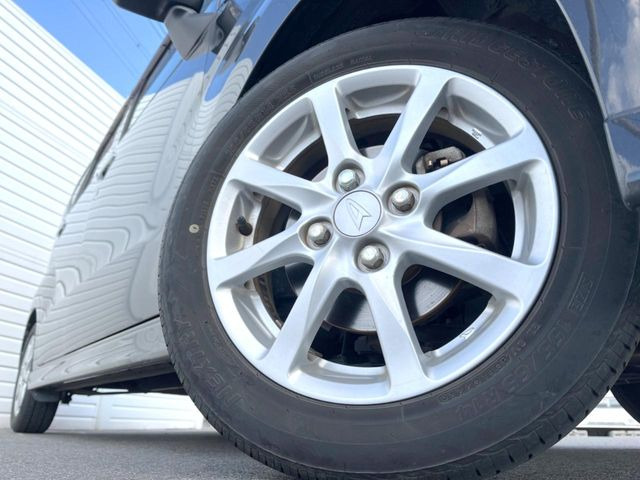 �y����14�C���`�A���~�z�C�[���z�O�ςɃ}�b�`���������A���~�z�C�[���𑕒����Ă���܂��B�e��ЊO�A���~�z�C�[����A�X�^�b�h���X�^�C�����戵�����Ă���܂��B���񂲑��k����������