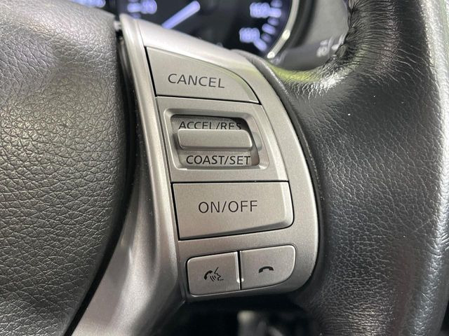 �y�N���[�Y�R���g���[���z�������H�����N���N���s�B�A�N�Z���𗣂��Ă���葬�x�ő��s���ł��A�������^�]���̕��S���y��!�����E�������ȒP�ȃX�C�b�`����Œ����ł��܂��B