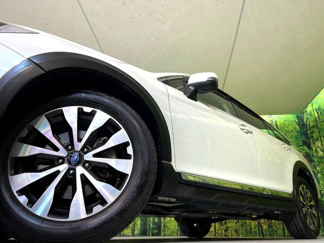 【純正18インチアルミホイール】外観にマッチした純正アルミホイールを装着しております。各種社外アルミホイールや、スタッドレスタイヤも取扱いしております。是非ご相談ください♪