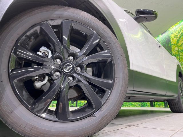 �y����18�C���`�A���~�z�C�[���z�O�ςɃ}�b�`���������A���~�z�C�[���𑕒����Ă���܂��B�e��ЊO�A���~�z�C�[����A�X�^�b�h���X�^�C�����戵�����Ă���܂��B���񂲑��k����������