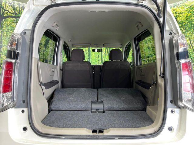 ���i�̂���������ʋ΁A���}���ɏ\���ȉ׎��X�y�[�X���m�ۂ��Ă���܂��B�Z�J���h�V�[�g��|���ƁA�傫�ȉו��̐ύڂ��\�ł���