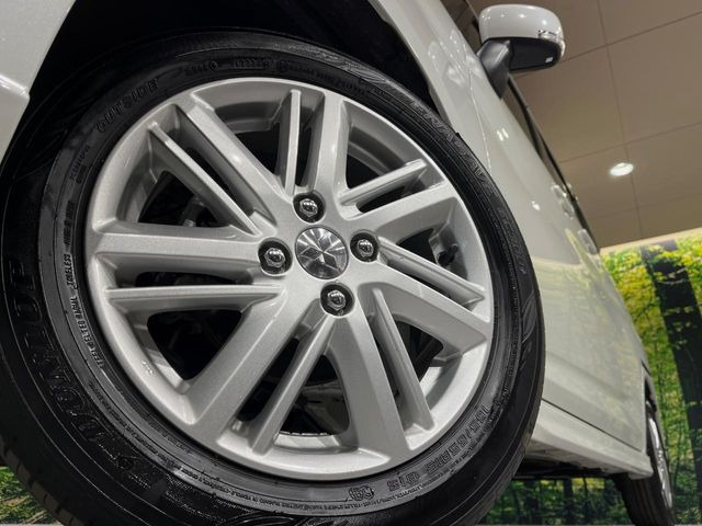 �y����15�C���`�A���~�z�C�[���z�O�ςɃ}�b�`���������A���~�z�C�[���𑕒����Ă���܂��B�e��ЊO�A���~�z�C�[����A�X�^�b�h���X�^�C�����戵�����Ă���܂��B���񂲑��k����������