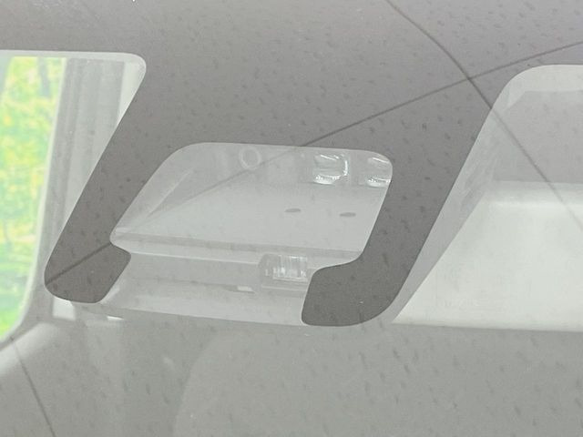 【スズキ セーフティサポート】走行中に前方の車両等を認識し、衝突しそうな時は警報とブレーキで衝突回避と被害軽減をアシスト。より安全にドライブをお楽しみいただけます。