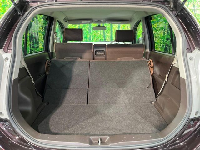 ���i�̂���������ʋ΁A���}���ɏ\���ȉ׎��X�y�[�X���m�ۂ��Ă���܂��B�Z�J���h�V�[�g��|���ƁA�傫�ȉו��̐ύڂ��\�ł���